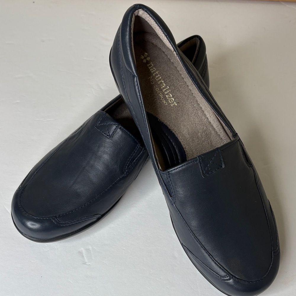 Naturalizer women’s  Navy Loafers 7.5m